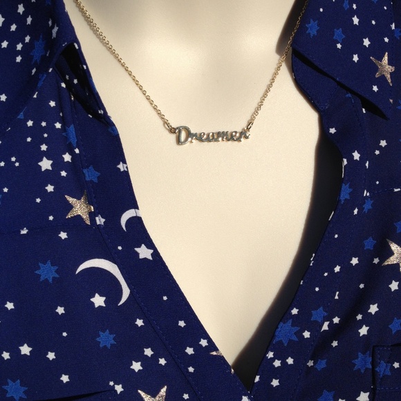 Express Dreamer Script Pendant Necklace Gold Tone - Picture 2 of 8